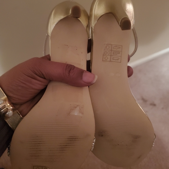 Shoes - Picture 3 of 4